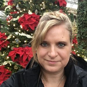 Meet your Posher, Denise